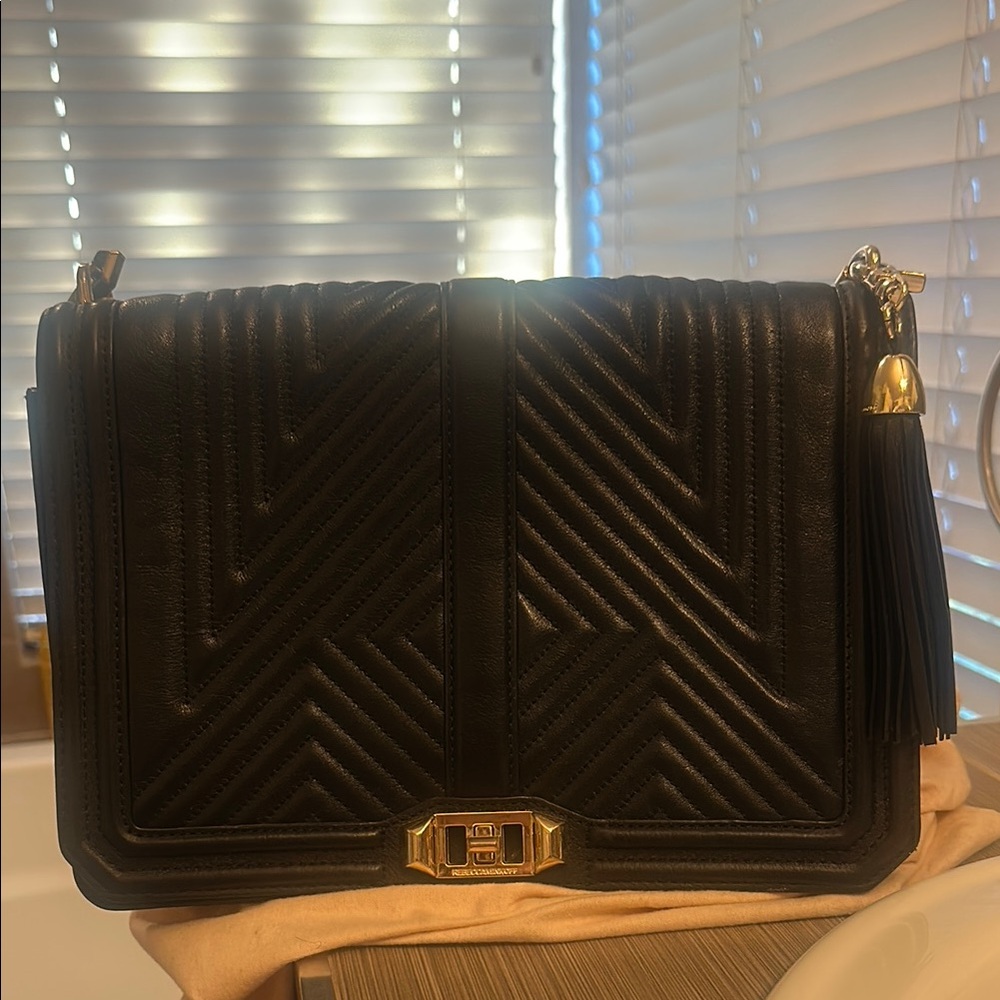 Elegant Black Quilted Women's Bag